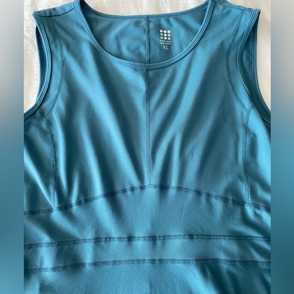 Title Nine Dream V-Neck Dress - Picture 4 of 14